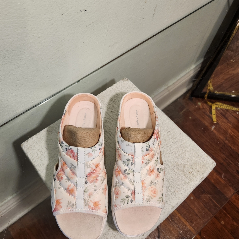 Easy Spirit Cream and Pink Mules with Structured Footbed